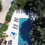 Saint Donat Otel *