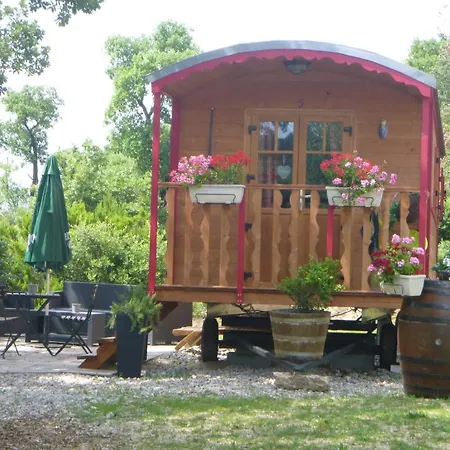 Saint Donat Отель *