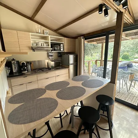 Отель Saint Donat *